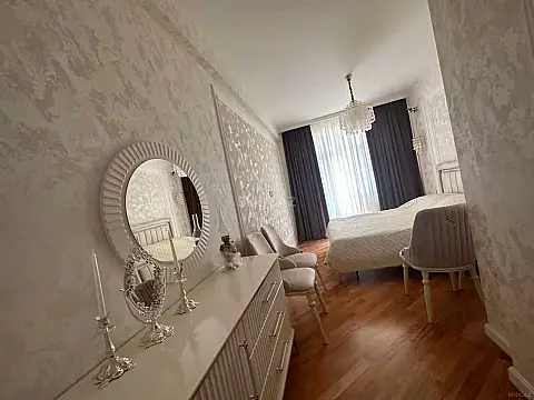 Satılır 2 otaqlı mənzil 72 m²