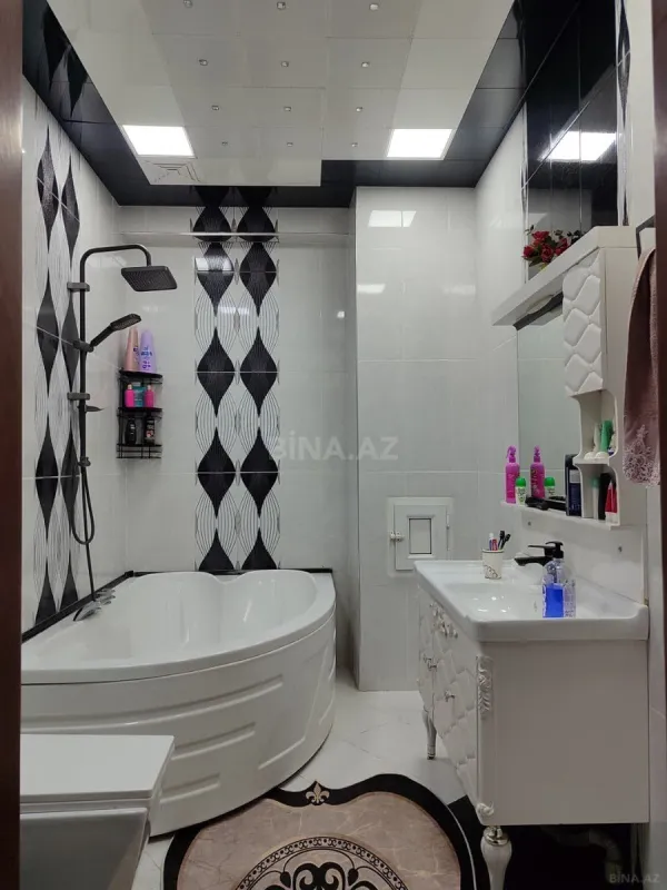 Satılır 3 otaqlı mənzil 127 m²