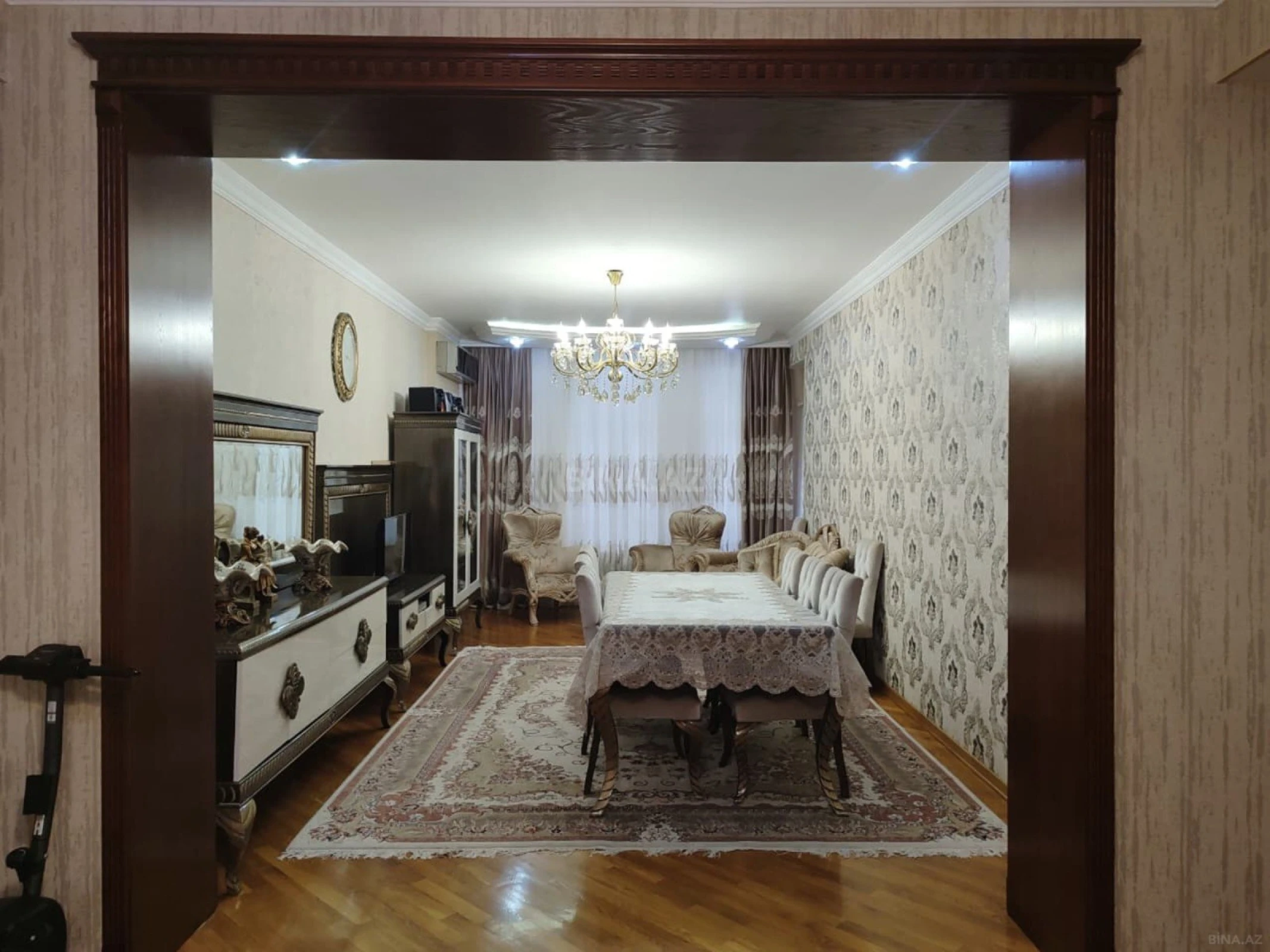 Satılır 3 otaqlı mənzil 127 m²