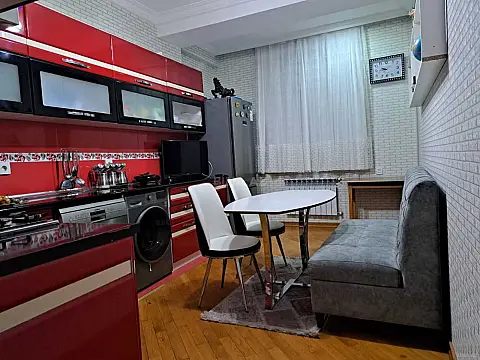 Satılır 3 otaqlı mənzil 92 m²