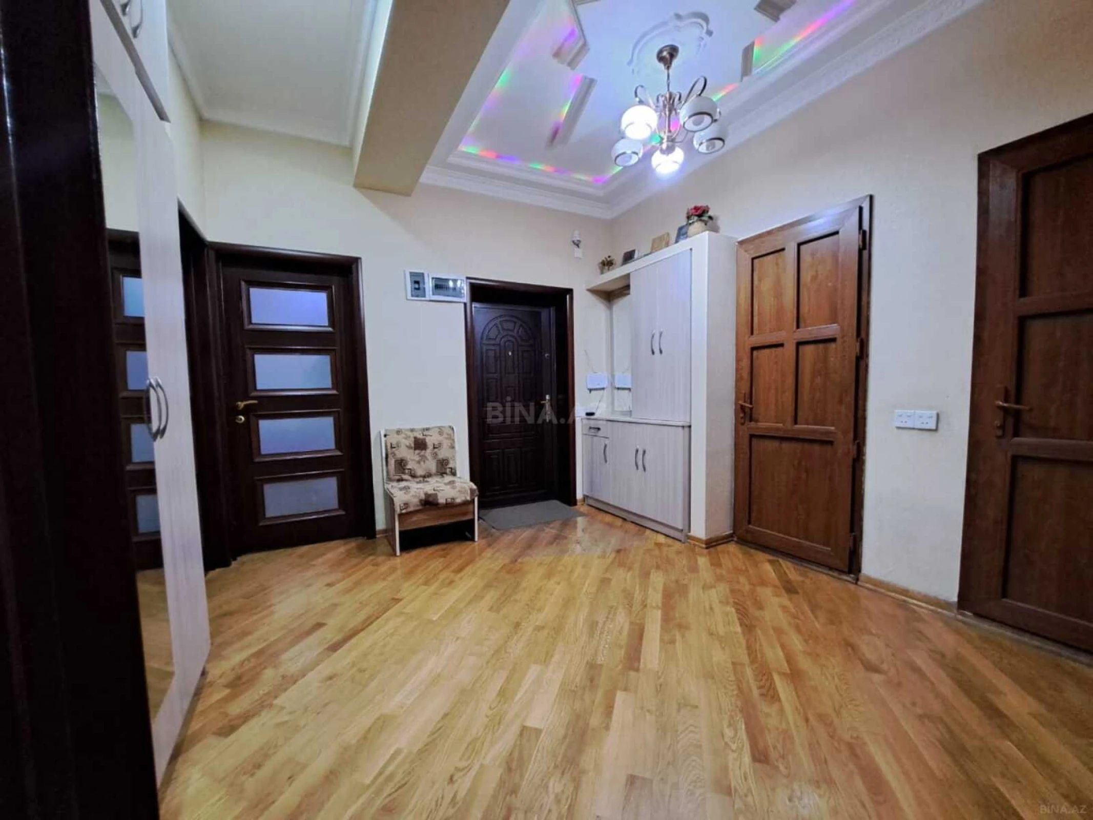 Satılır 3 otaqlı mənzil 92 m²