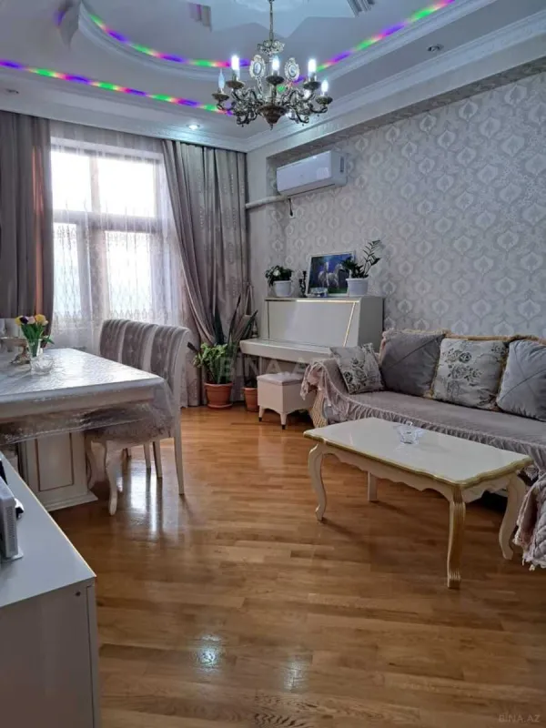 Satılır 3 otaqlı mənzil 92 m²