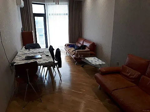 Kirayə verilir 2 otaqlı mənzil 60 m²