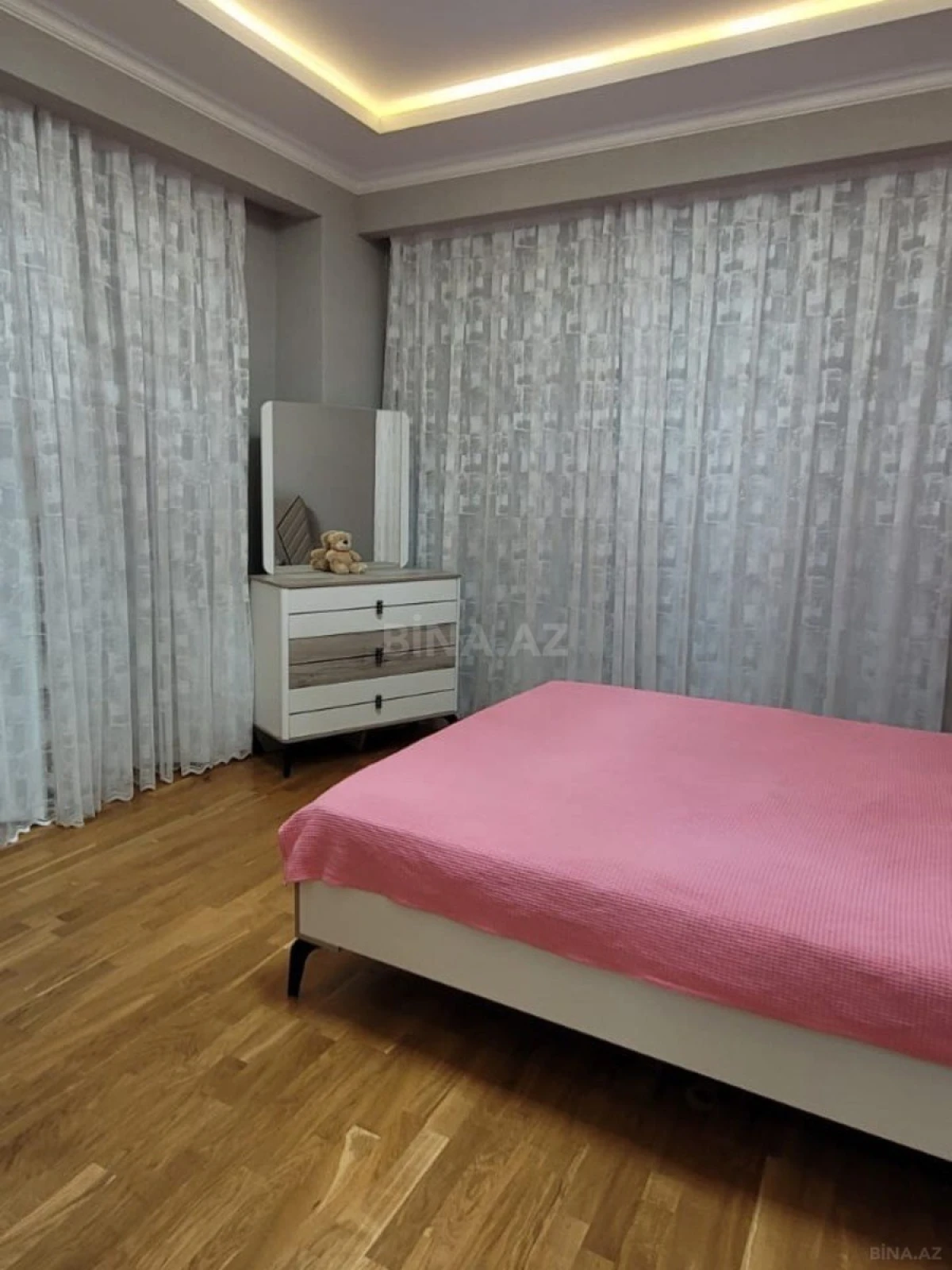 Kirayə verilir 2 otaqlı mənzil 75 m²