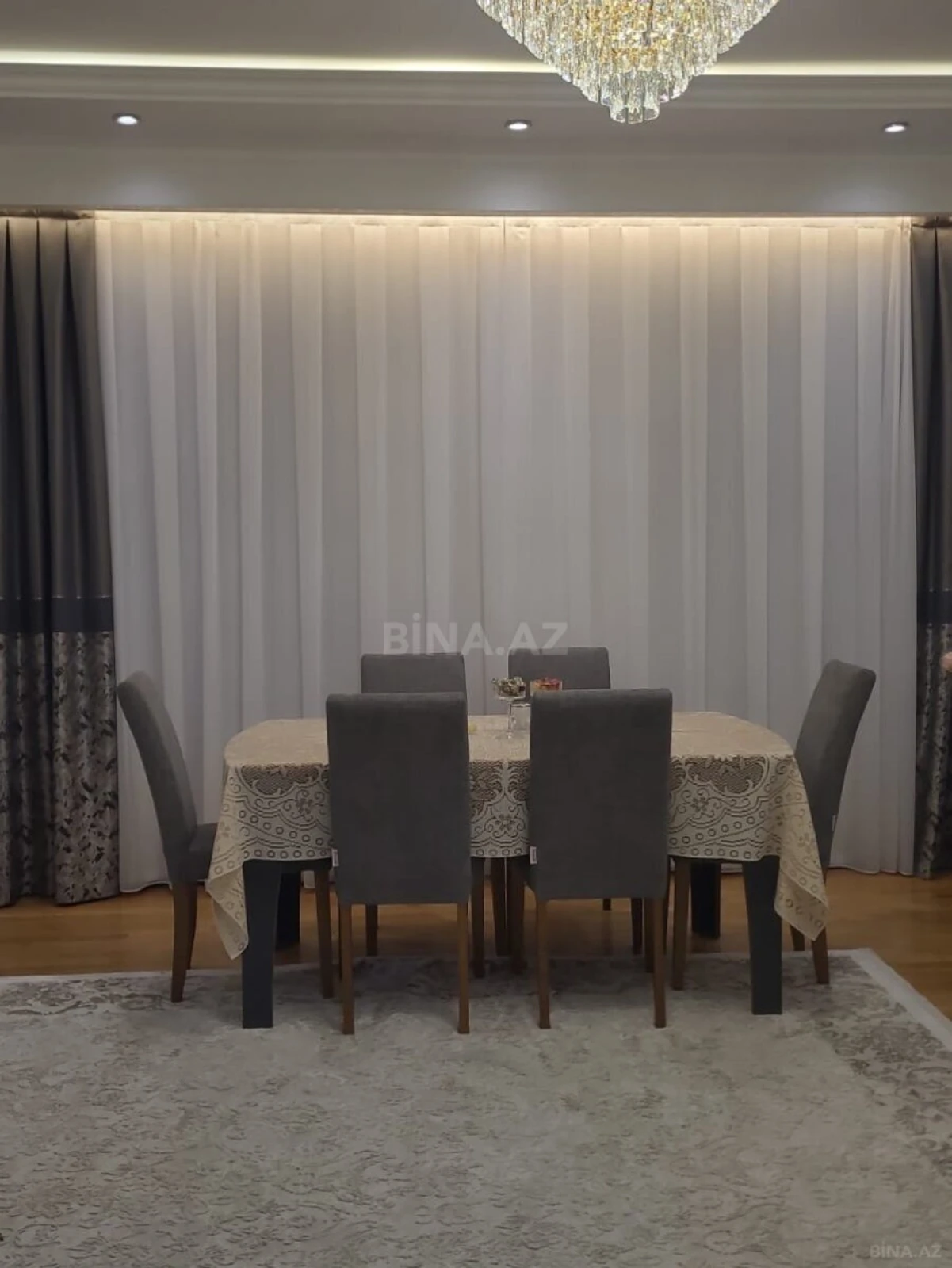 Kirayə verilir 2 otaqlı mənzil 75 m²