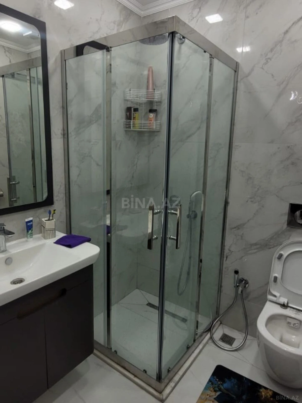Kirayə verilir 2 otaqlı mənzil 75 m²