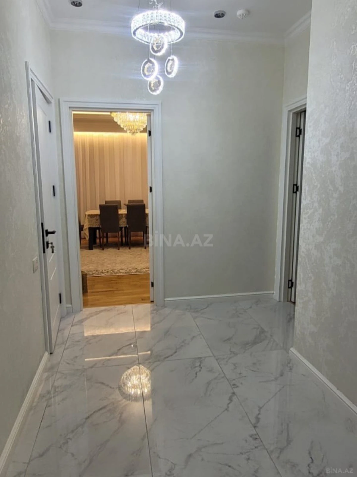 Kirayə verilir 2 otaqlı mənzil 75 m²