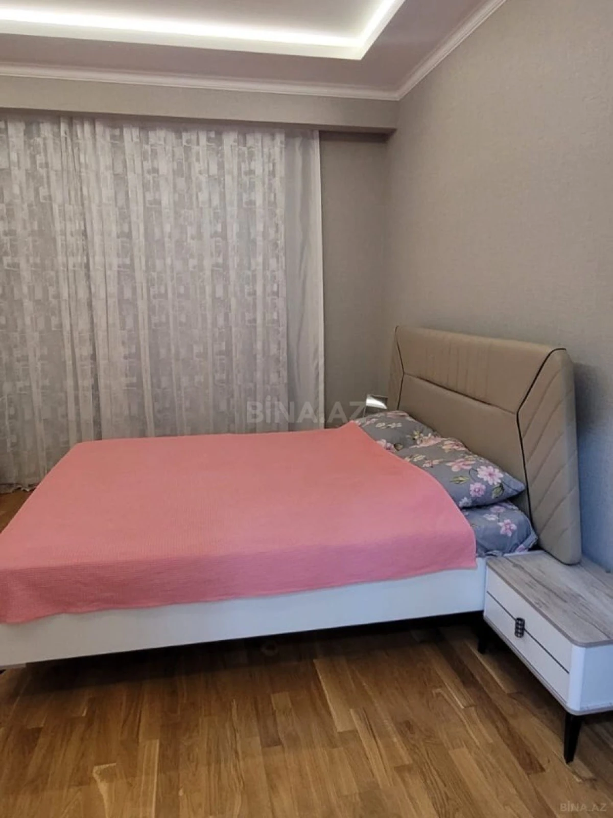 Kirayə verilir 2 otaqlı mənzil 75 m²