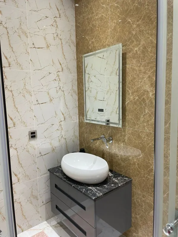 Kirayə verilir 2 otaqlı mənzil 65 m²