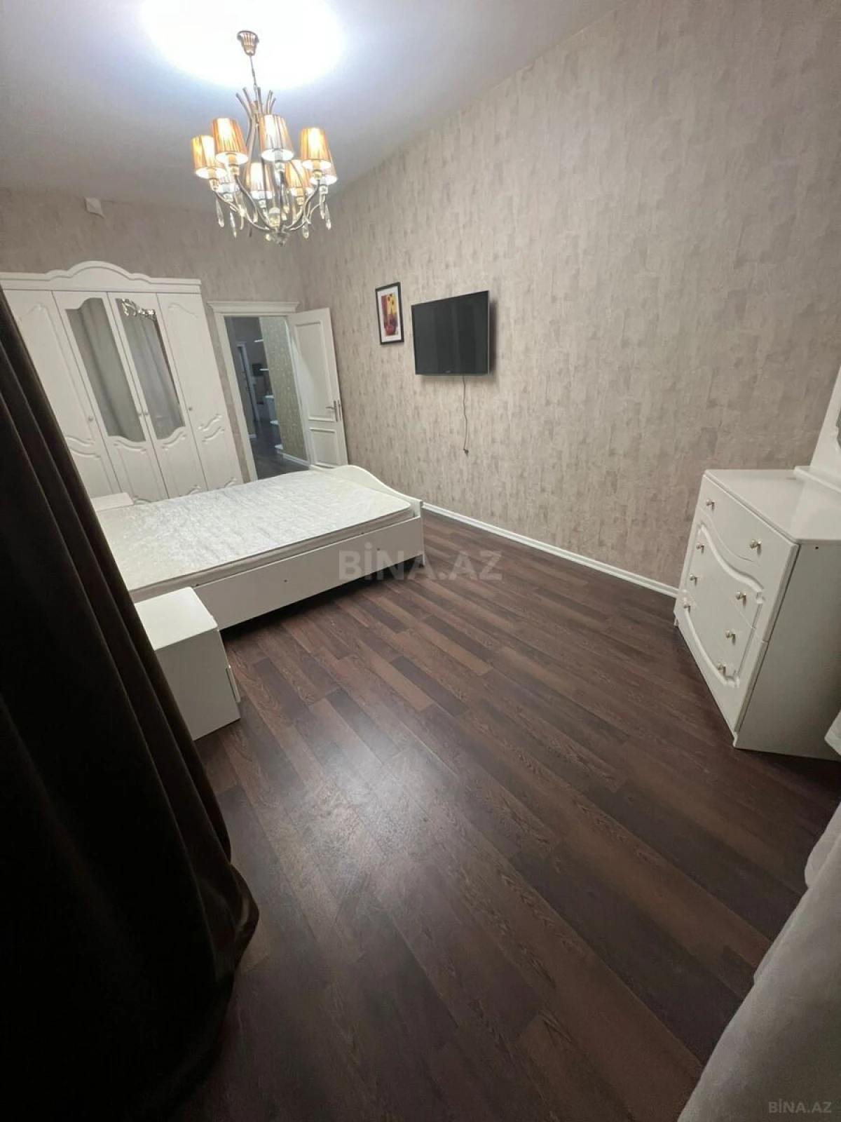 Kirayə verilir 3 otaqlı mənzil 135 m²