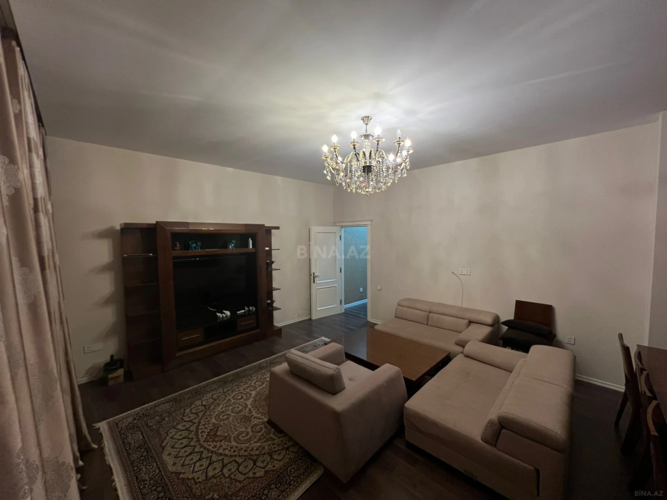 Kirayə verilir 3 otaqlı mənzil 135 m²