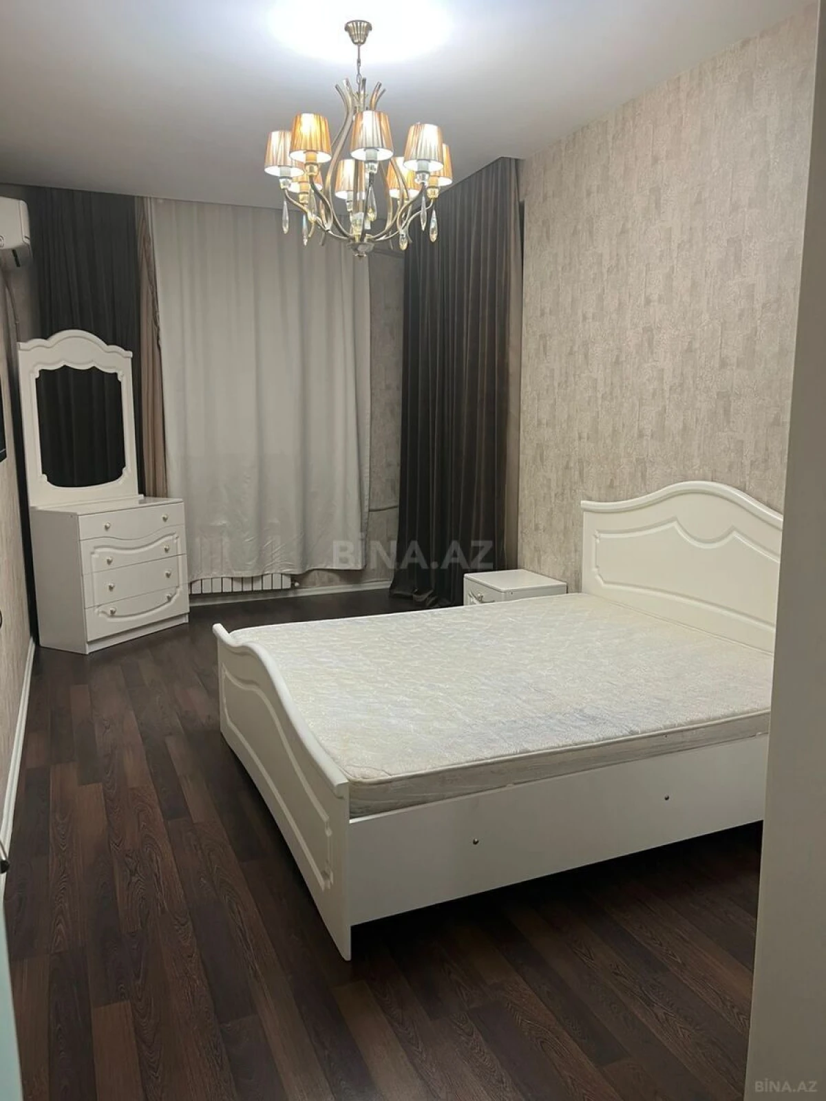 Kirayə verilir 3 otaqlı mənzil 135 m²