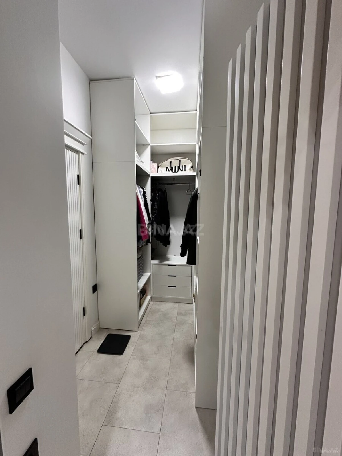 Satılır 4 otaqlı mənzil 173 m²