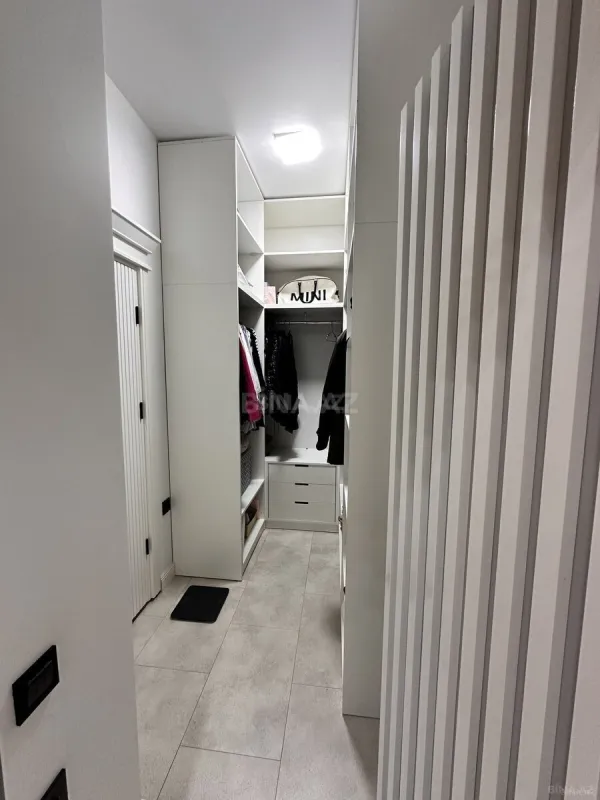 Satılır 4 otaqlı mənzil 173 m²