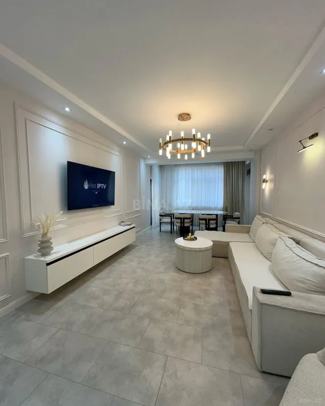 Satılır 4 otaqlı mənzil 173 m²