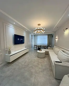 Satılır 4 otaqlı mənzil 173 m²