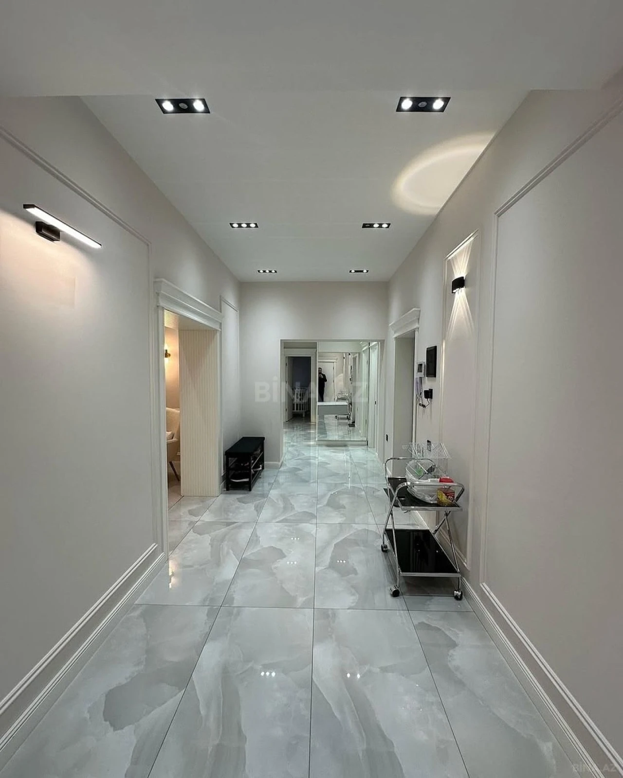 Satılır 4 otaqlı mənzil 173 m²