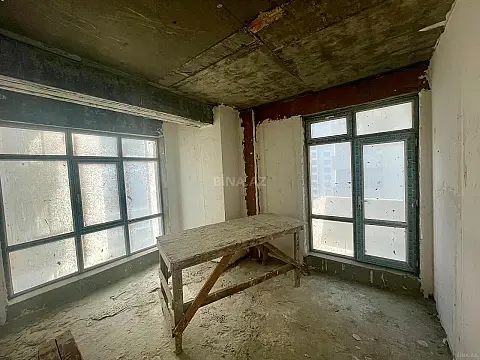 Satılır 3 otaqlı mənzil 136 m²