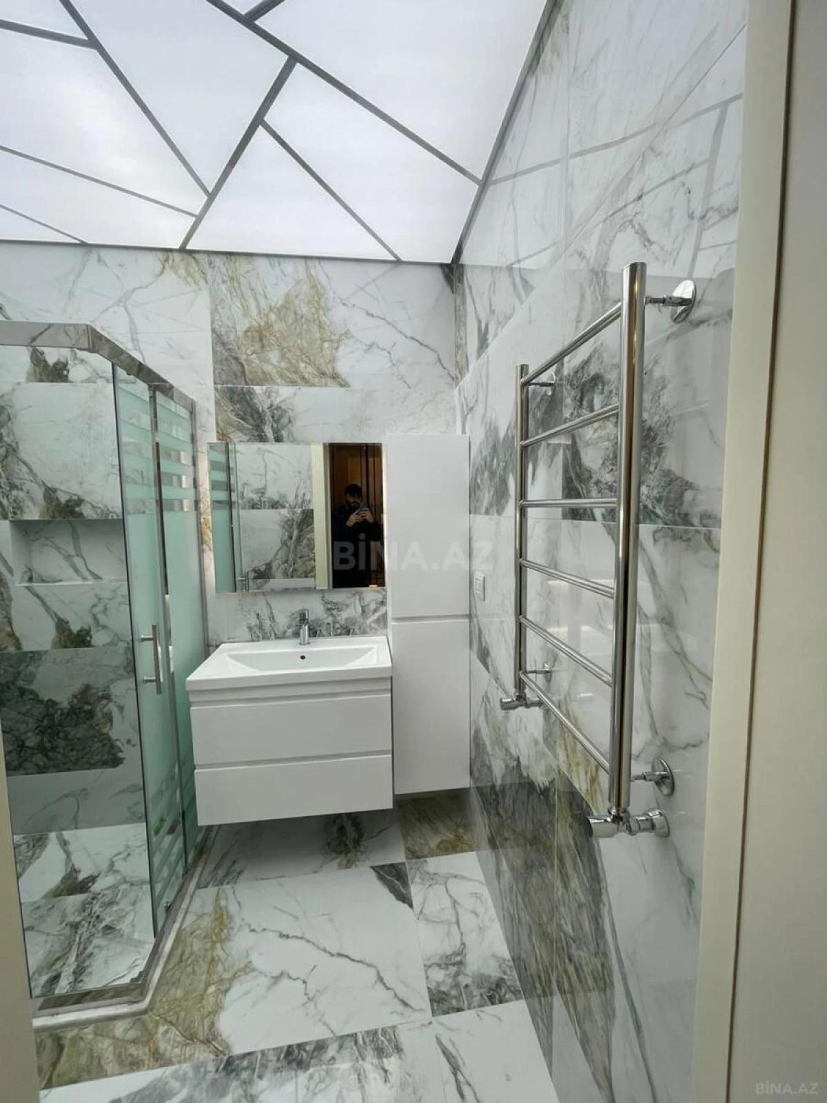 Satılır 2 otaqlı mənzil 67 m²