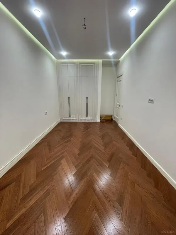 Satılır 2 otaqlı mənzil 67 m²