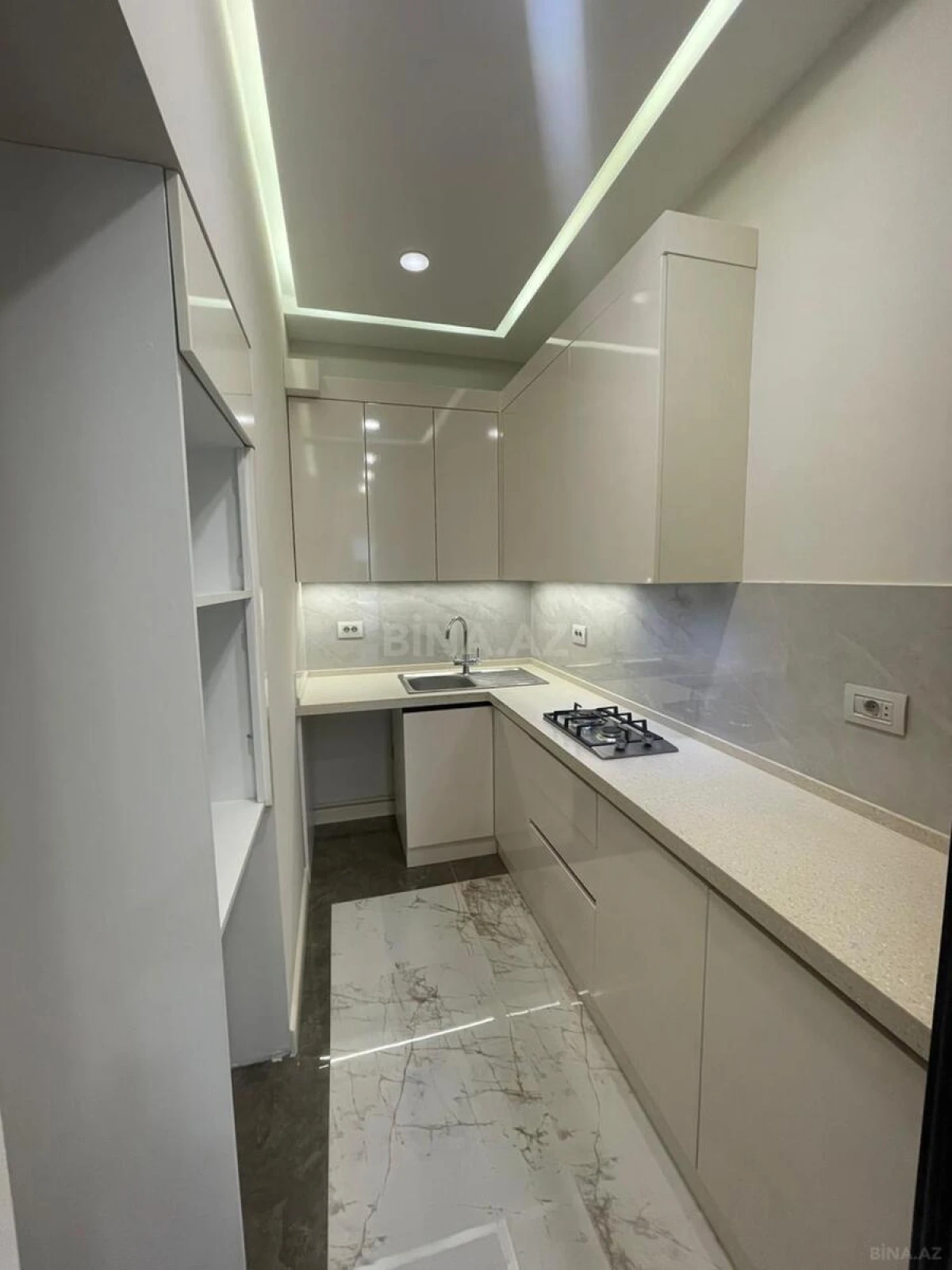 Satılır 2 otaqlı mənzil 67 m²