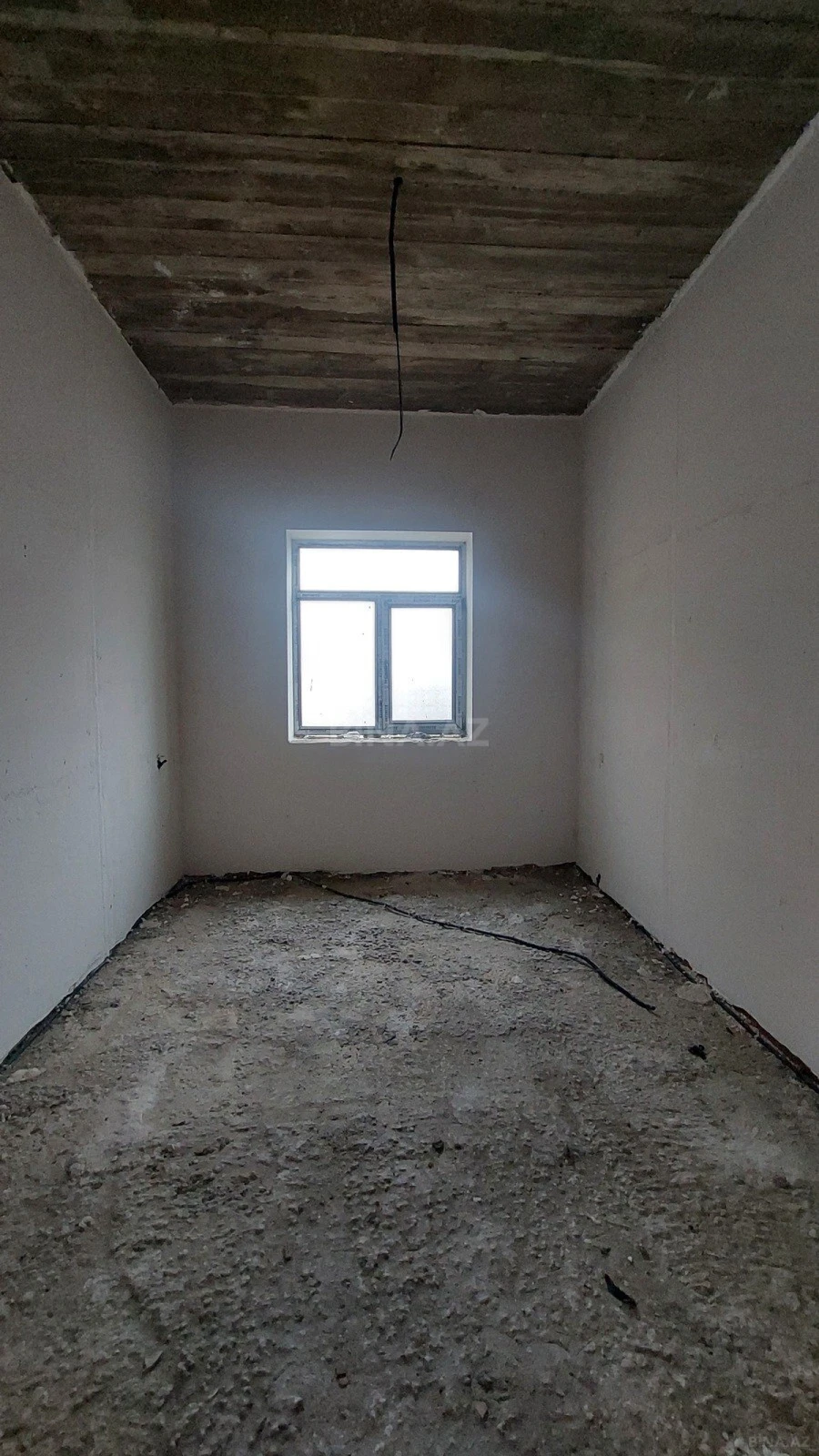 Satılır 8 otaqlı həyət evi 250 m²