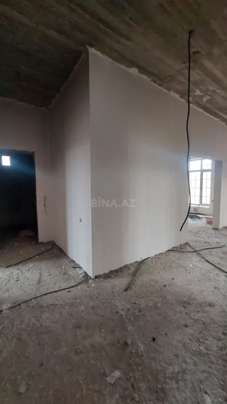 Satılır 8 otaqlı həyət evi 250 m²