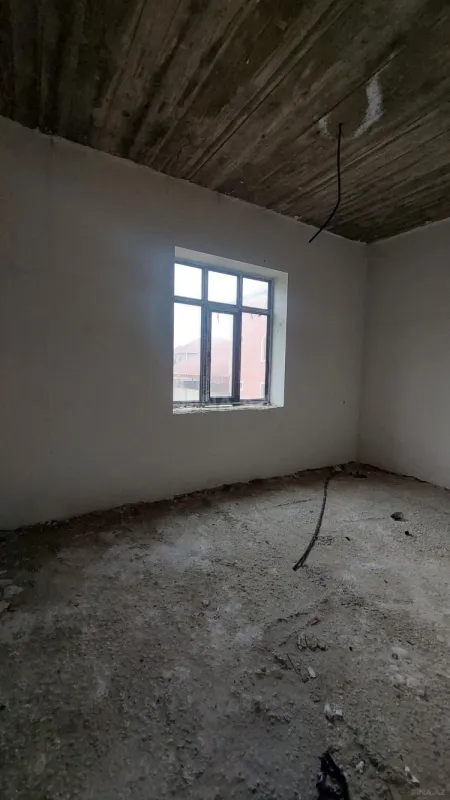 Satılır 8 otaqlı həyət evi 250 m²