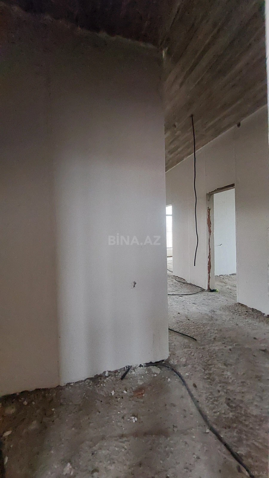 Satılır 8 otaqlı həyət evi 250 m²