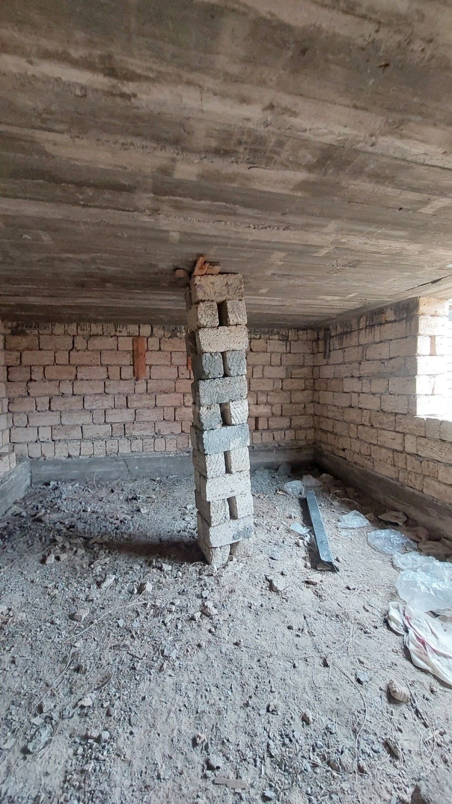Satılır 8 otaqlı həyət evi 250 m²