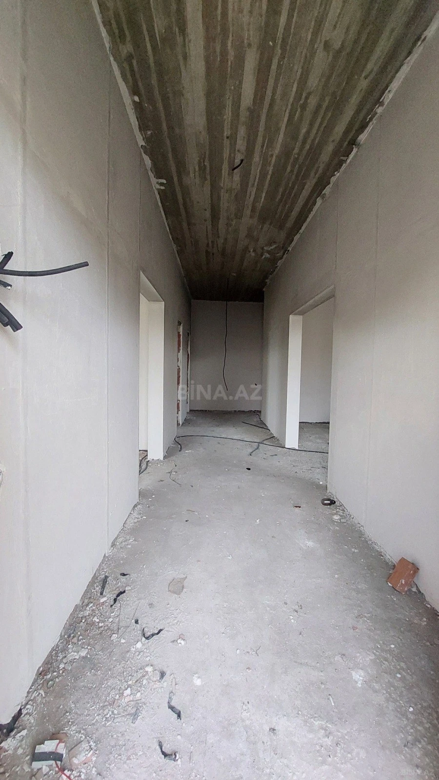 Satılır 8 otaqlı həyət evi 250 m²