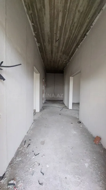 Satılır 8 otaqlı həyət evi 250 m²