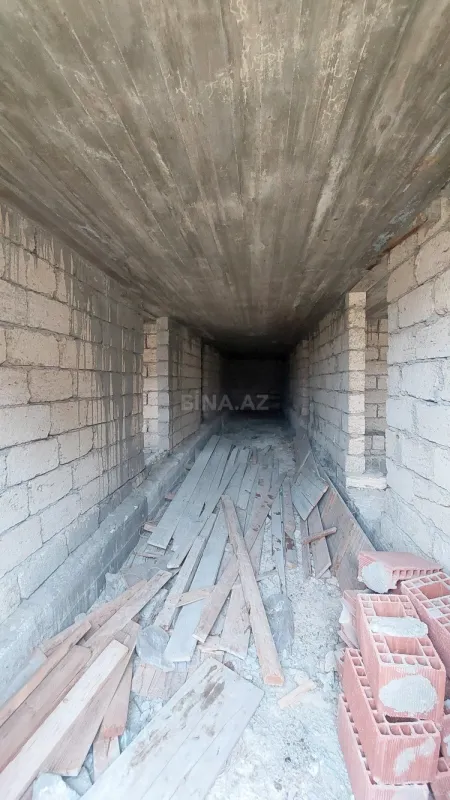 Satılır 8 otaqlı həyət evi 250 m²