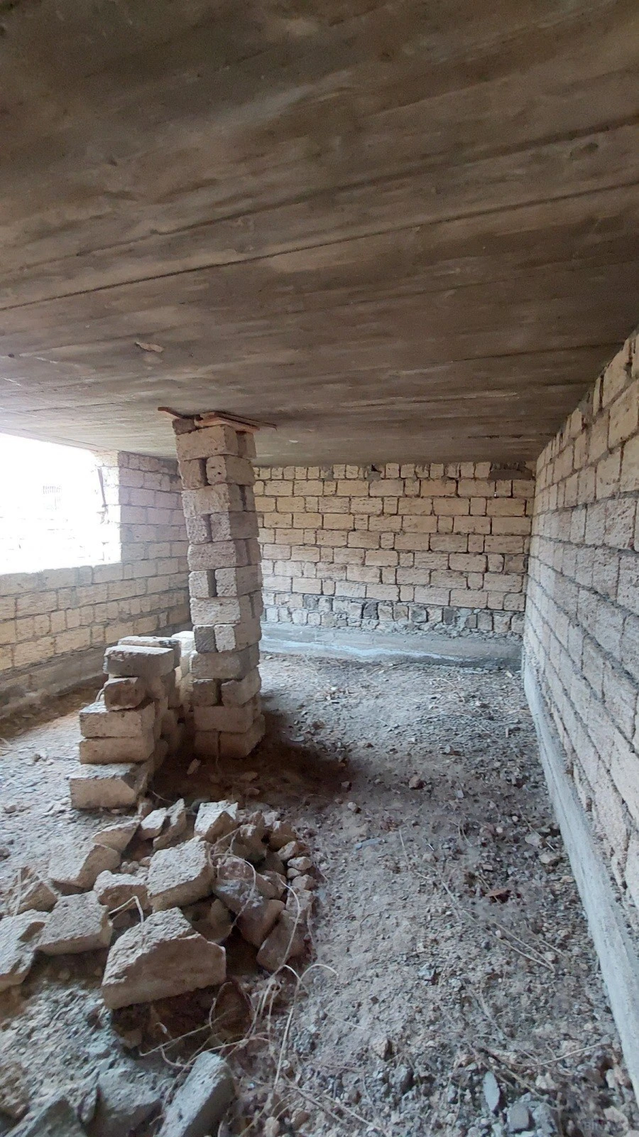 Satılır 8 otaqlı həyət evi 250 m²