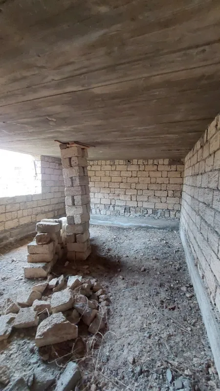 Satılır 8 otaqlı həyət evi 250 m²