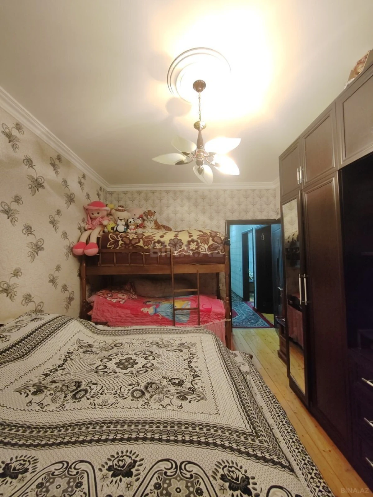 Satılır 5 otaqlı mənzil 110 m²