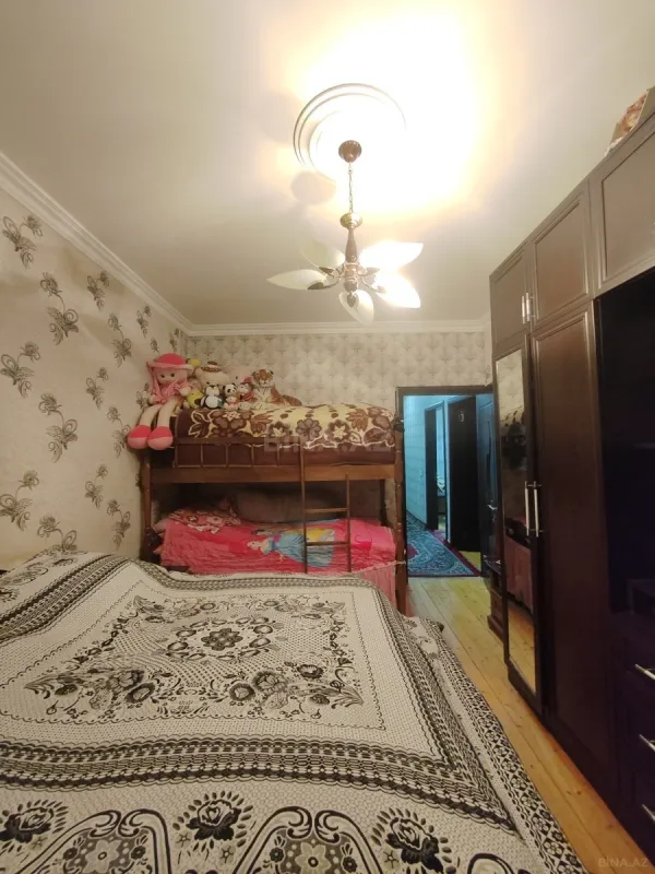 Satılır 5 otaqlı mənzil 110 m²