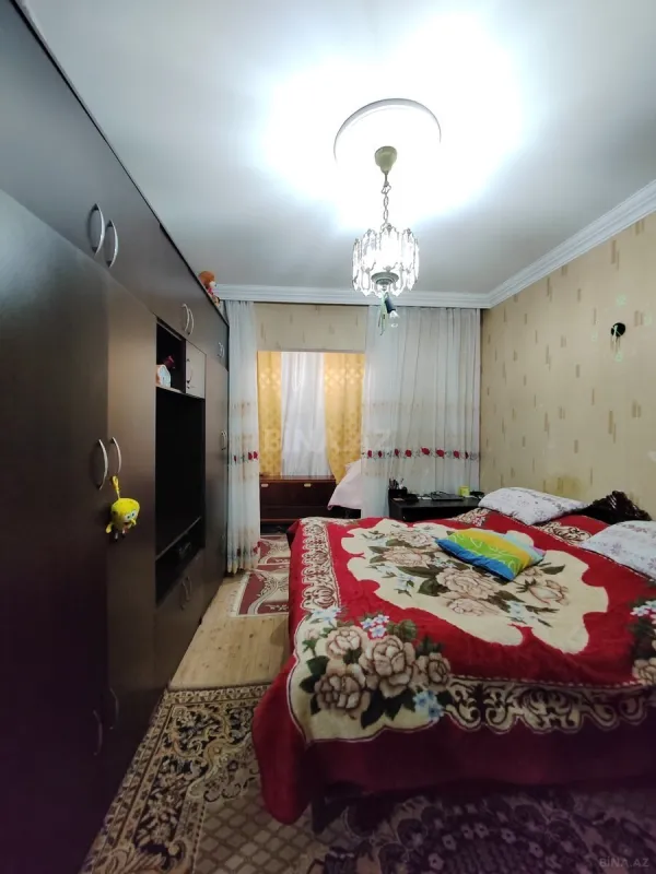 Satılır 5 otaqlı mənzil 110 m²