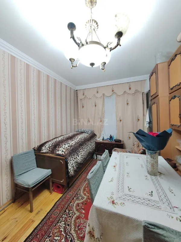 Satılır 5 otaqlı mənzil 110 m²