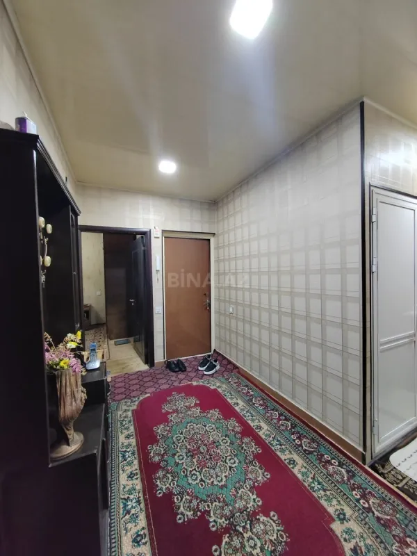 Satılır 5 otaqlı mənzil 110 m²