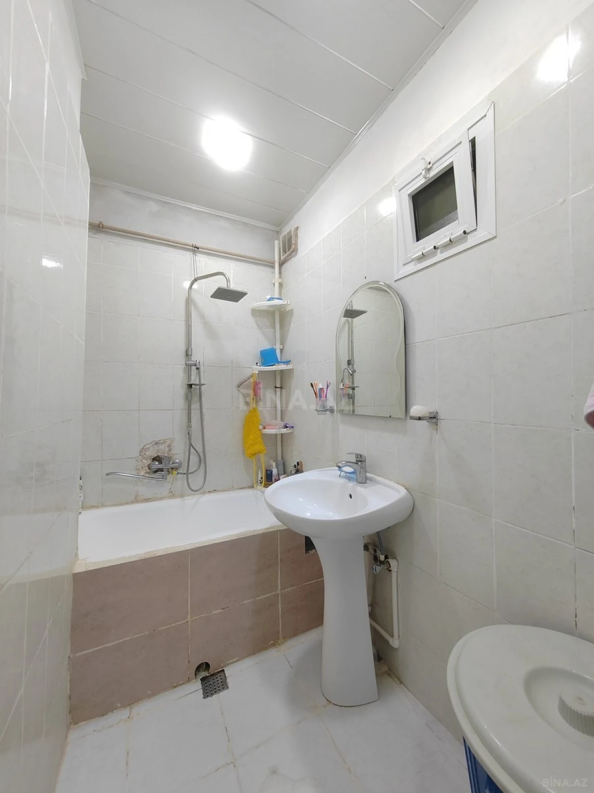 Satılır 5 otaqlı mənzil 110 m²