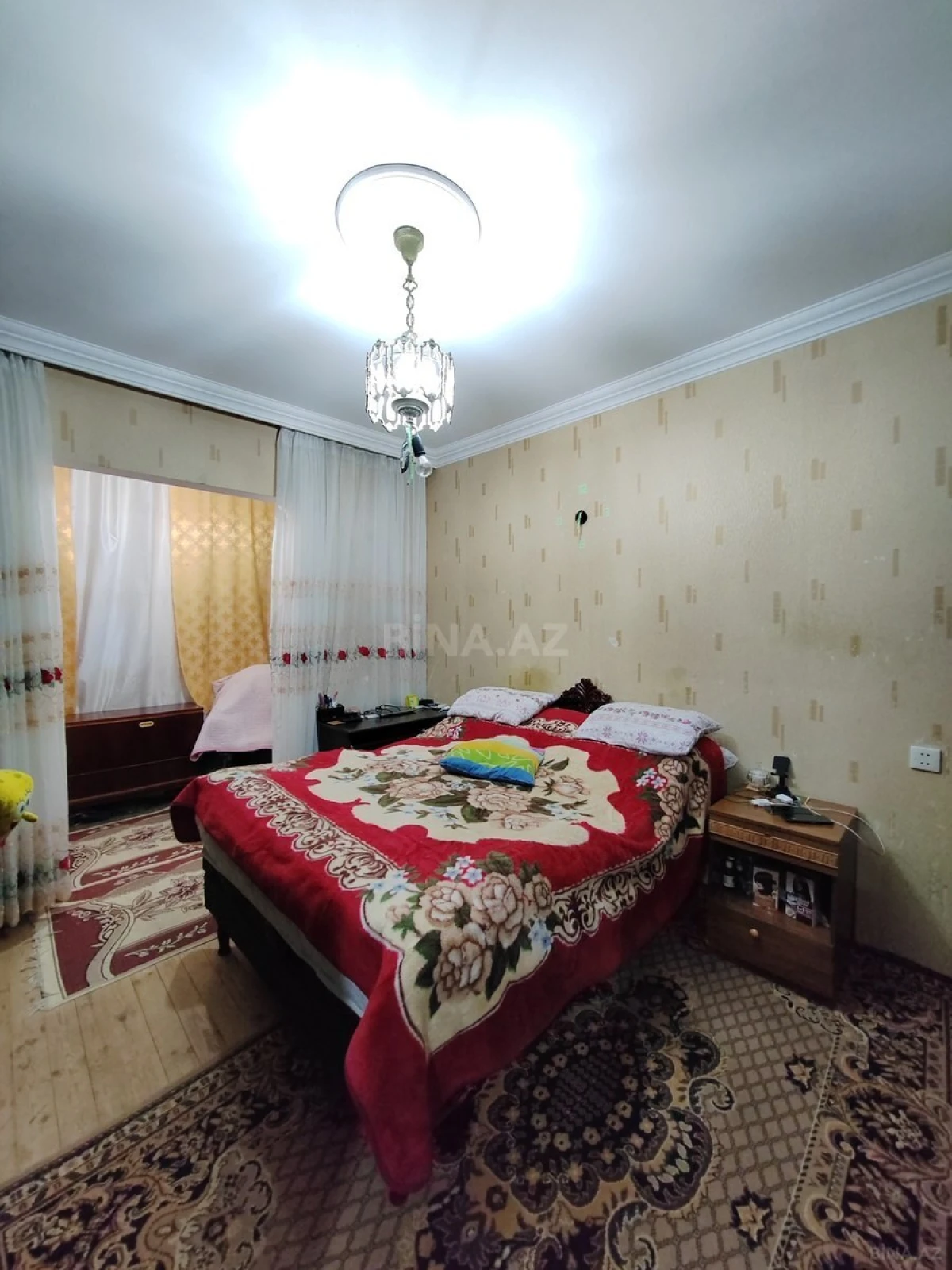 Satılır 5 otaqlı mənzil 110 m²