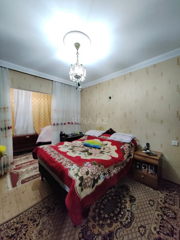Satılır 5 otaqlı mənzil 110 m²