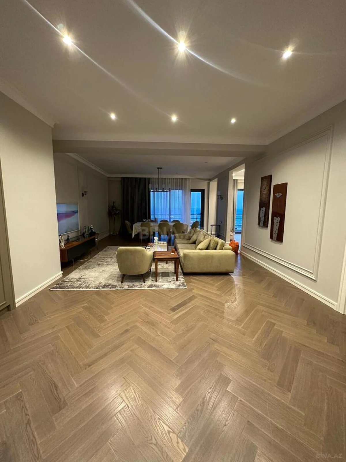 Kirayə verilir 3 otaqlı mənzil 185 m²