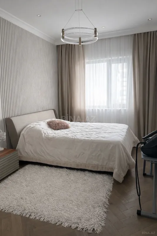 Kirayə verilir 3 otaqlı mənzil 185 m²