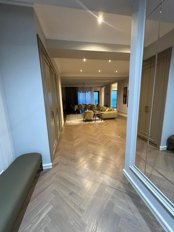 Kirayə verilir 3 otaqlı mənzil 185 m²