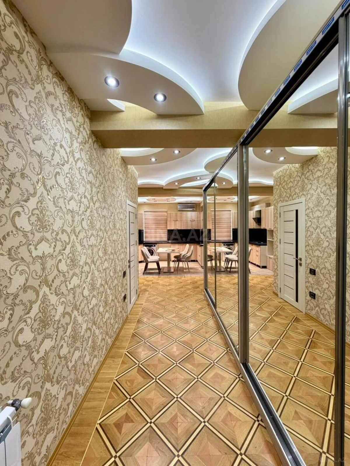 Satılır 3 otaqlı mənzil 110 m²