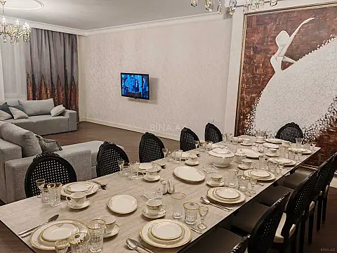 Satılır 4 otaqlı mənzil 310 m²