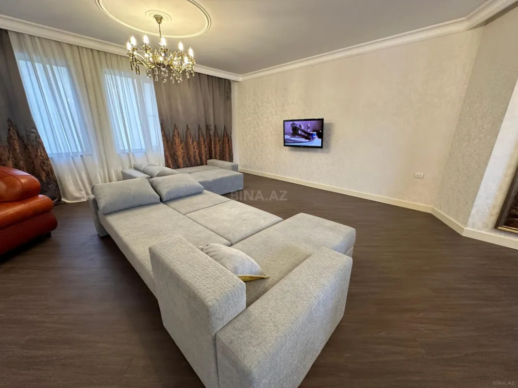 Satılır 4 otaqlı mənzil 310 m²