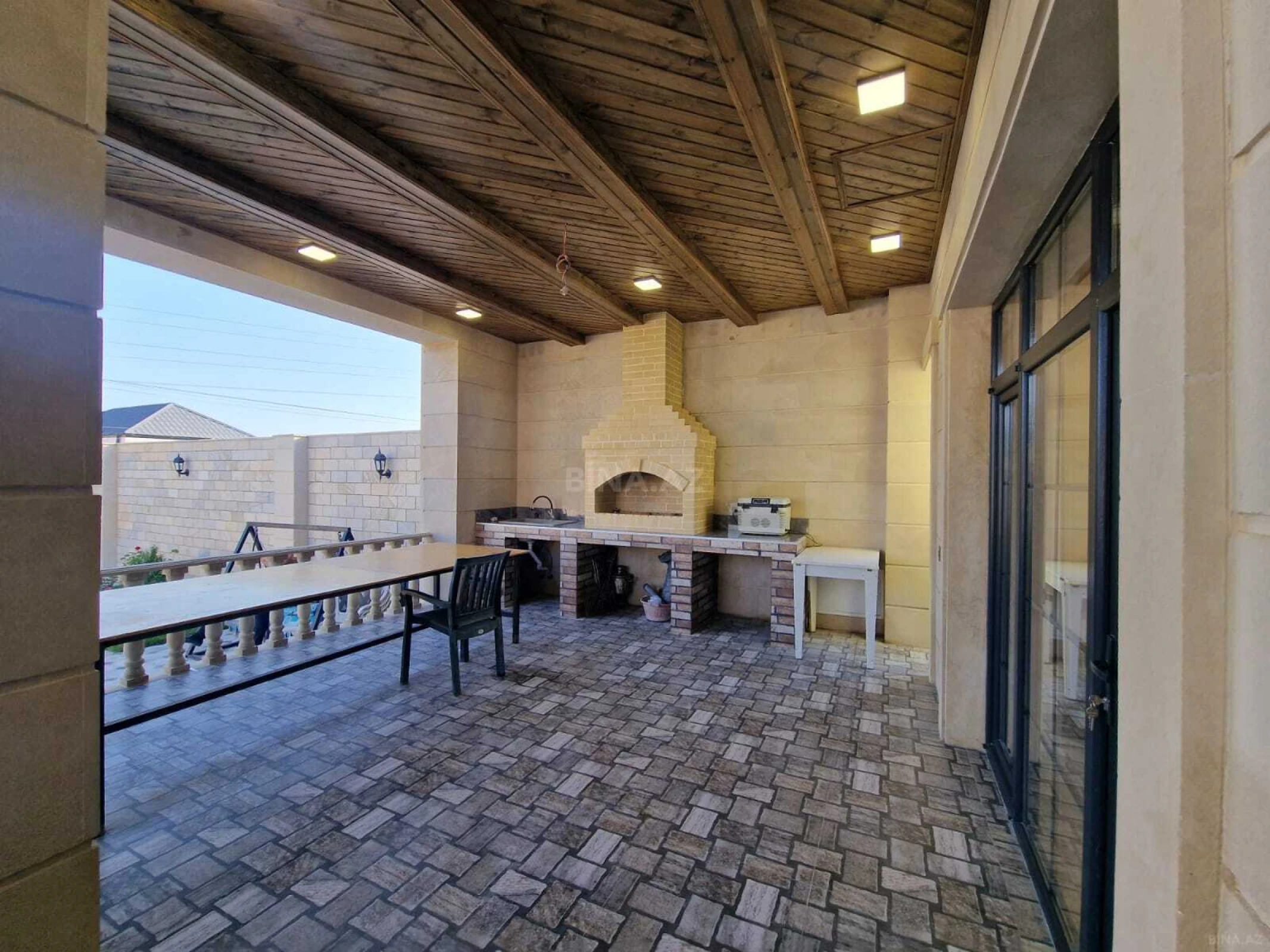 Satılır 4 otaqlı həyət evi 212 m²